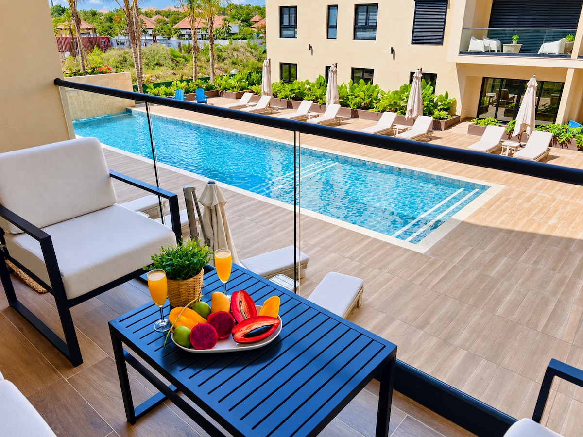 Happy Place balcony overlooking the pool